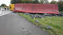 Dopravní nehoda na sjezdu u Lukavce na D8