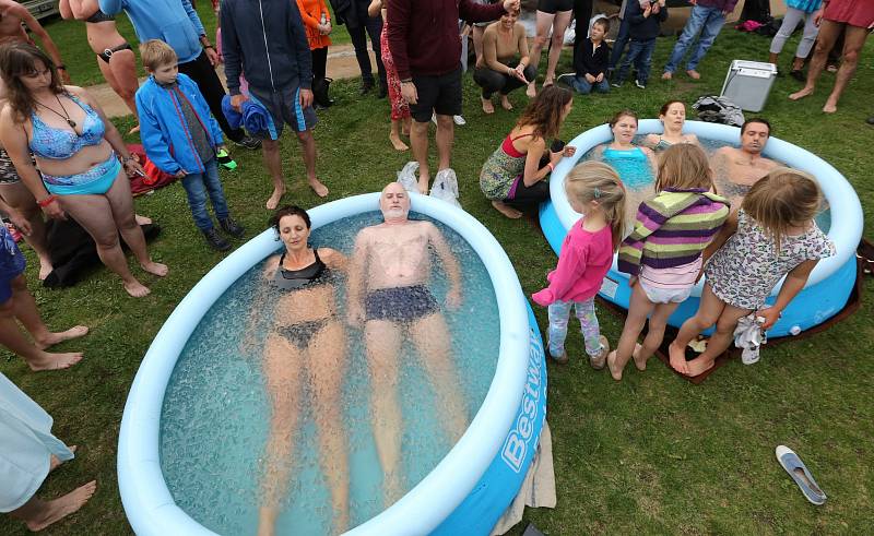 Součástí litoměřického Allfestu 2019 byla i ledová koupel