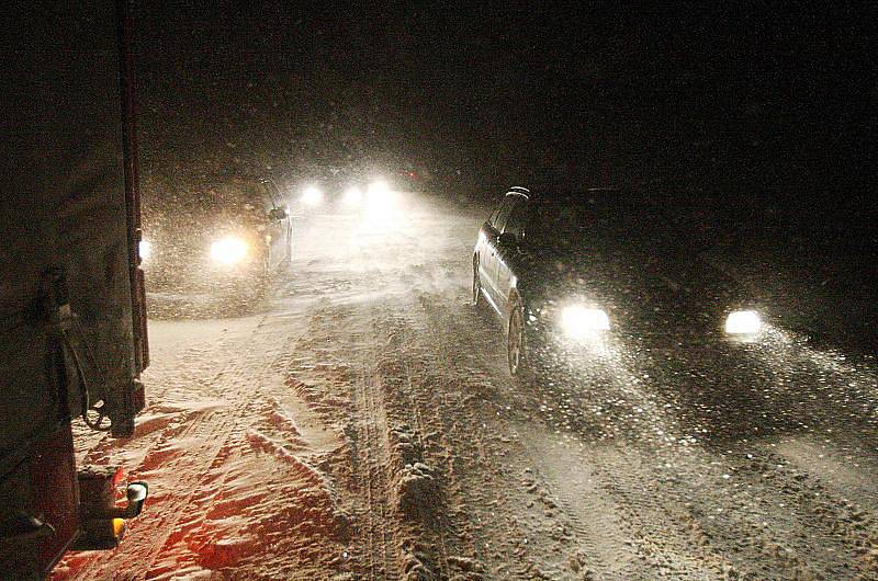 Situace mezi Lovosicemi a Velemínem ve středu v noci