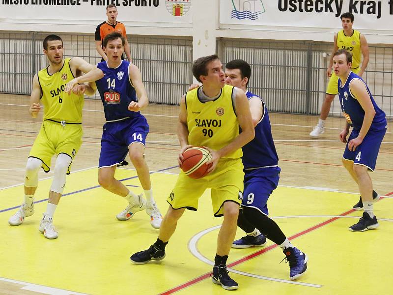 Basketbalový zápas Litoměřice a Vyšehrad.