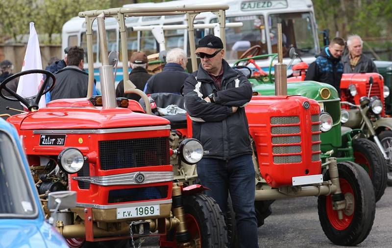 Pravidelná jarní prohlídka veteránů v Terezíně