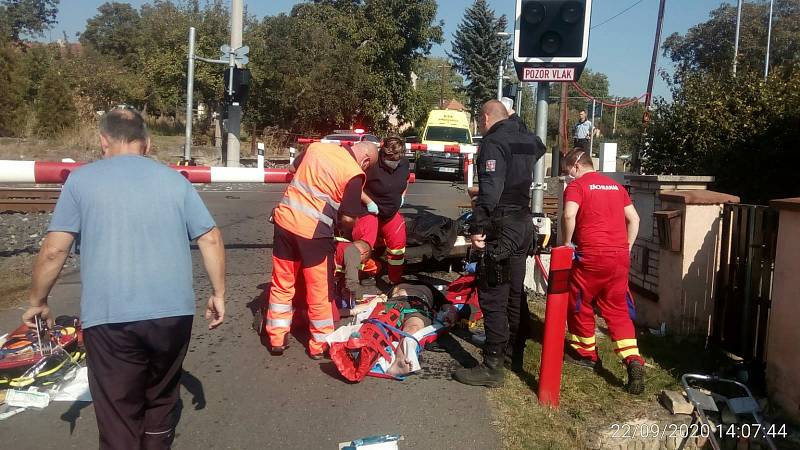 V Dlažkovicích na Lovosicku boural motorkář