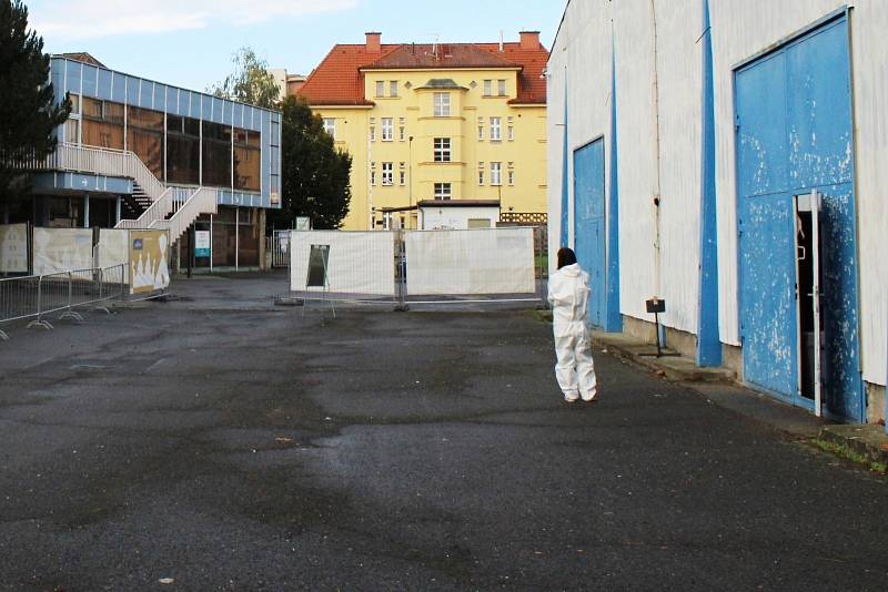 Volební drive-in stanoviště v pavilonu B na výstavišti Zahrada Čech v Litoměřicích