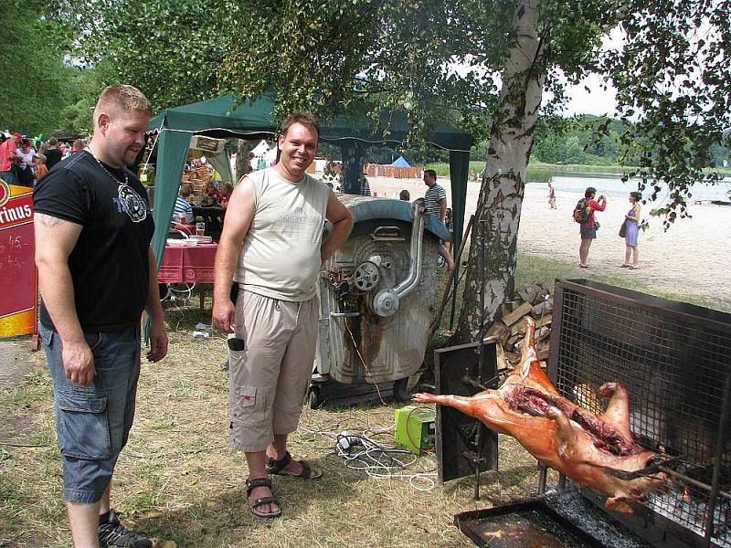 Piráti dobývají jezero v Úštěku 2010.