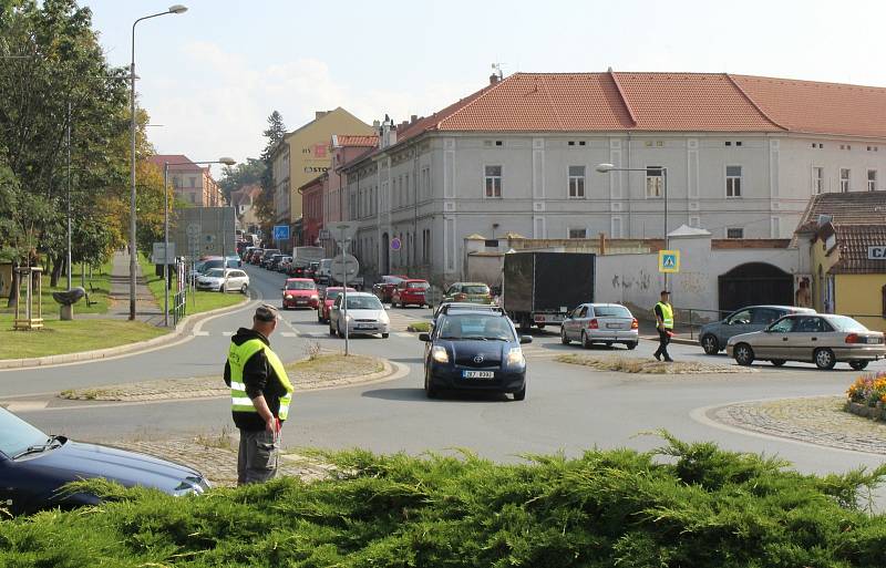 Řidiče čekají při cestě do Litoměřic kvůli veletrhu Zahrada Čech tradiční dopravní komplikace