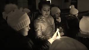 Vánoční video žáků a učitelů ze Základní a mateřské školy v Liběšicích.