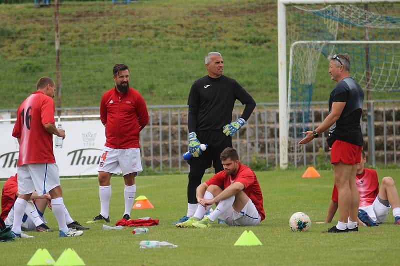 Zaměstnanecká liga Deníku: čtvrtý semifinalový turnaj druhého ročníku hostil sportovní areál Pod Lipou v Roudnici nad Labem.