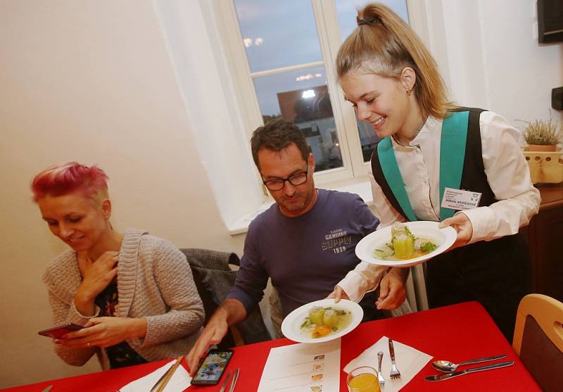 Střední škola pedagogická, hotelnictví a služeb Litoměřice nabídla thajské menu