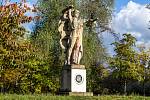 Poškozená socha rudoarmějce v Litoměřicích