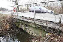 Stav mostku u Předonína způsobil patálii v dopravě. Správa silnic slibuje jeho opravu jakmile to bude možné.