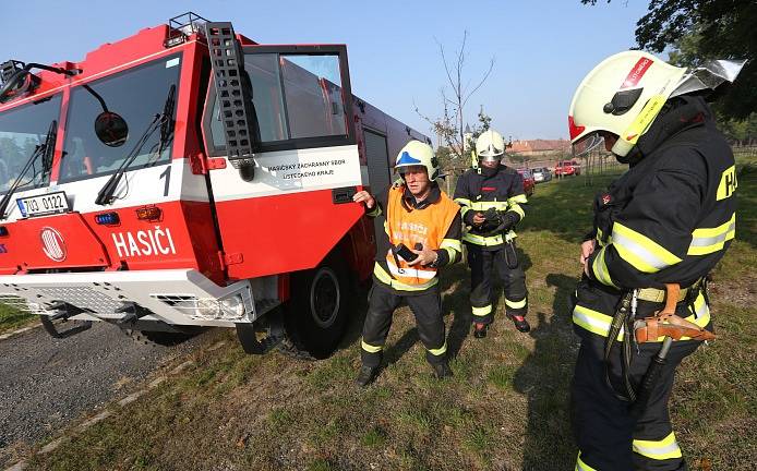 Cvičení hasičů v podzemí terezínské pevnosti