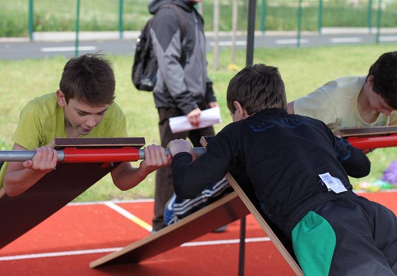 Mladí sportovci ZŠ Ladova postoupili do finále OVOV  