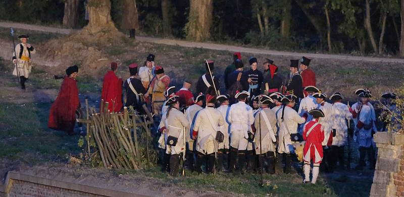 Josefínské slavnosti proměnily Terezín v jedno lidské mraveniště.