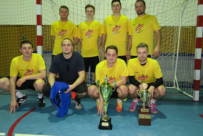 Božkov team Horní Počáply s trofejí