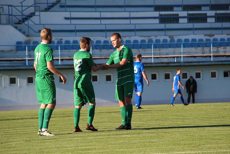 Lovosice (v modrém) - Žatec (v zeleném), KP