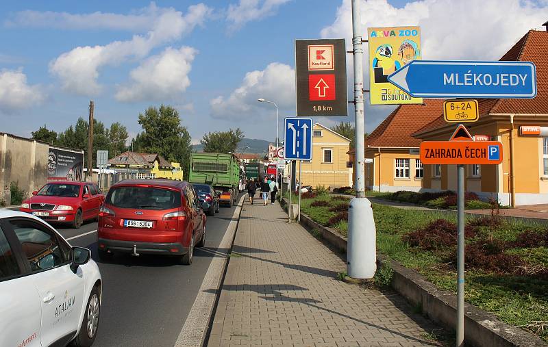 Řidiče čekají při cestě do Litoměřic kvůli veletrhu Zahrada Čech tradiční dopravní komplikace