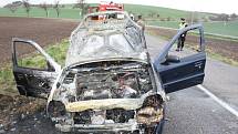 Požár osobního automobilu mezi Roudnicí a obcí Rohatce