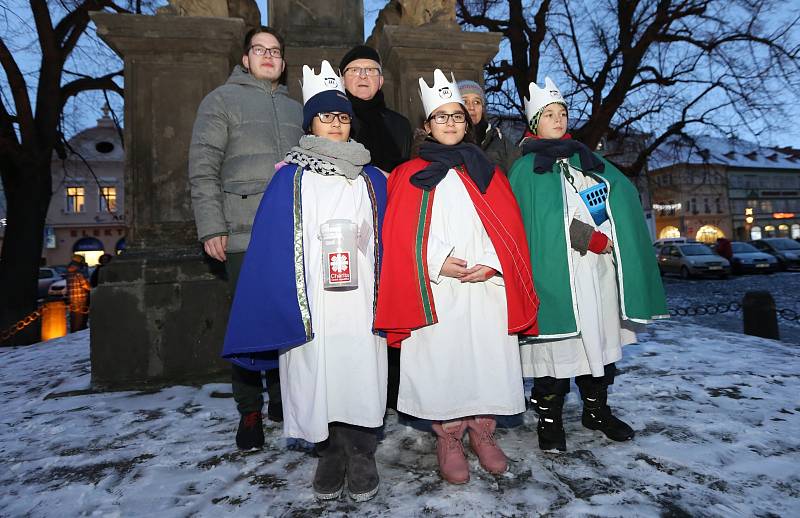 V pátek 4. ledna v podvečer požehnal litoměřický biskup Jan Baxant tříkrálové koledníky.