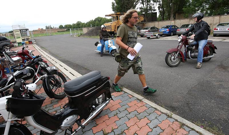 V sobotu a v neděli dopoledne proběhla v Terezíně technická testace autoveteránů.