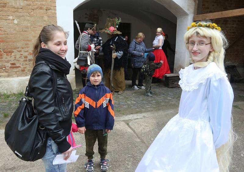 Slavnostní otevření pevnosti v Terezíně provázely pohádkové postavy 