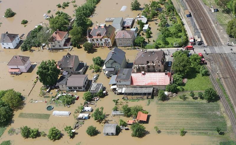 Povodeň 2013, středa 5. června: Letecké snímky Litoměřicka od Štětí až po Terezín