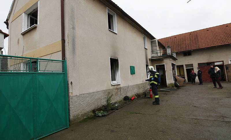 Požár rodinného domu v Libotenicích