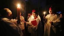 V katedrále sv. Štěpána v Litoměřicích se na Bílou sobotu večer konaly obřady velikonoční vigilie. 