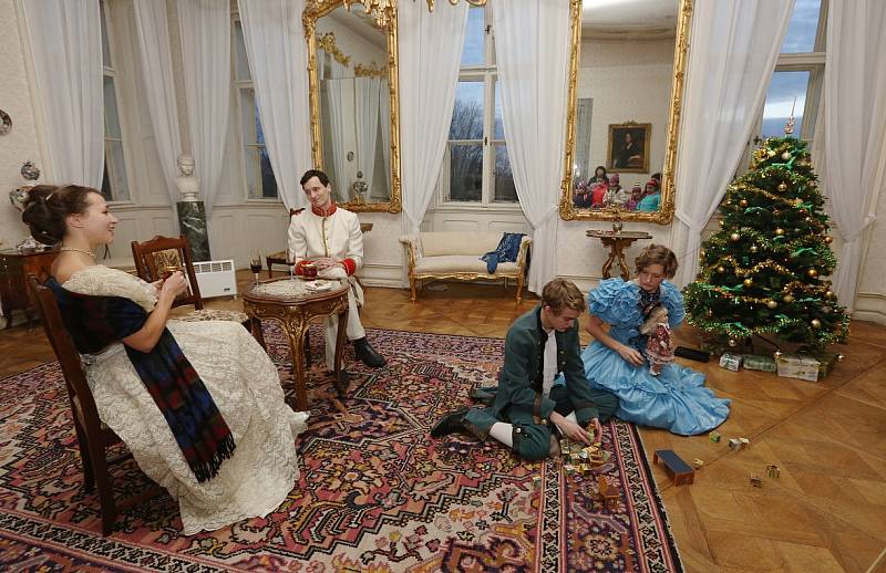 Prohlídky s vánoční tématikou na zámku v Ploskovicích