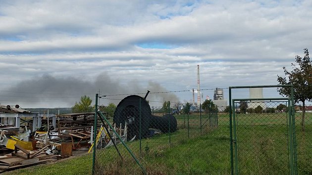 Roudničtí hasiči vyrazili na pomoc do Středočeského kraje do elektrárny v Horních Počaplech.