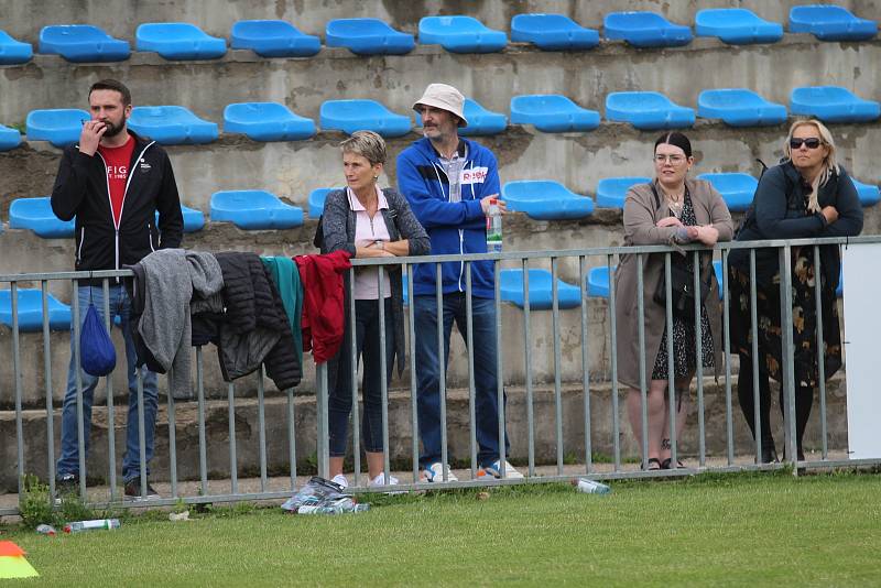 Zaměstnanecká liga Deníku: čtvrtý semifinalový turnaj druhého ročníku hostil sportovní areál Pod Lipou v Roudnici nad Labem.