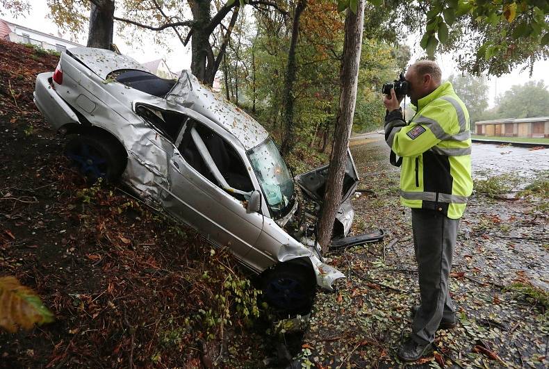 Středeční nehoda BMW v Litoměřicích