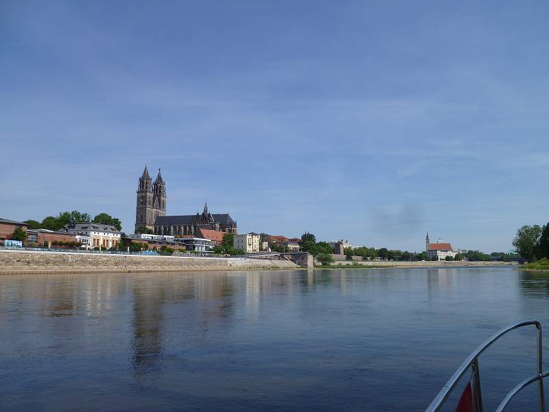 Při plavbě na Labi viděla posádka Sunriveru mnoho kulturních i technických památek.