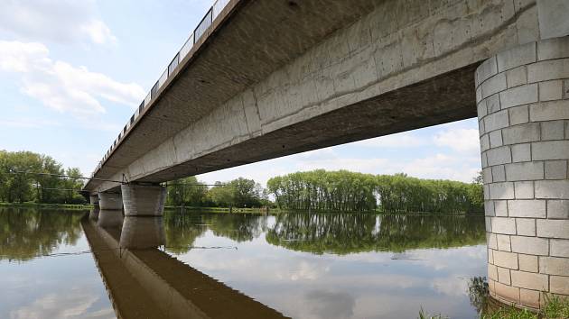 Most přes Labe ve Štětí. Archivní foto