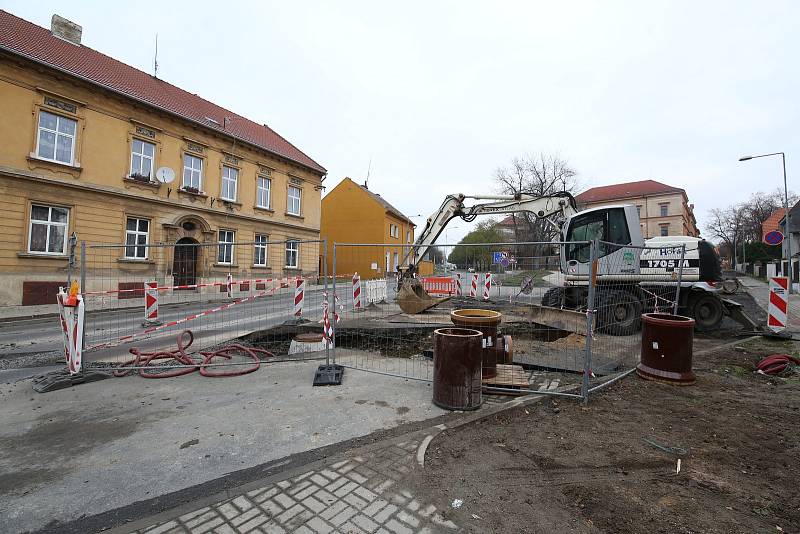 Oprava vodovodu v ulici Na Kocandě.