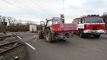 Dopravní nehoda vlaku s traktorem u Třeboutic