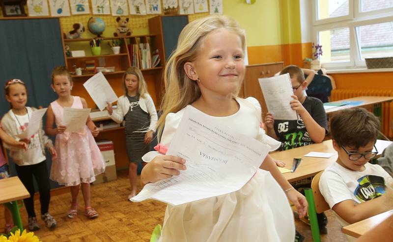 Zakončení školního roku a rozdávání vysvědčení v ZŠ Antonína Baráka v Lovosicích