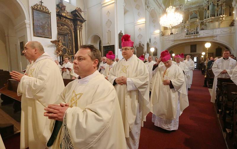 Missa chrismatis v katedrále sv. Štěpána v Litoměřicích.