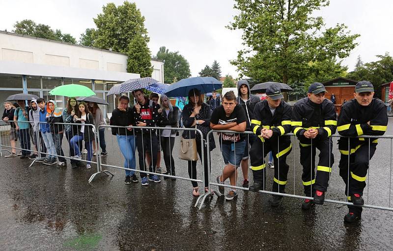 Krajské kolo soutěže ve vyprošťování zraněných osob z havarovaných vozidel se uskutečnilo v areálu výstaviště Zahrada Čech v Litoměřicích.