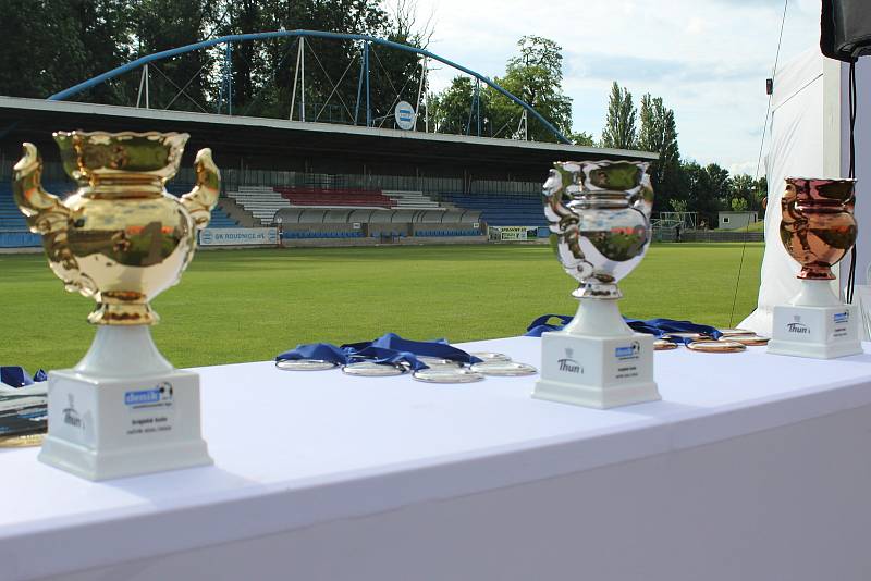 Zaměstnanecká liga Deníku: čtvrtý semifinalový turnaj druhého ročníku hostil sportovní areál Pod Lipou v Roudnici nad Labem.