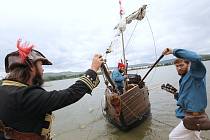 Pirátská bitva na jezeře v Úštěku