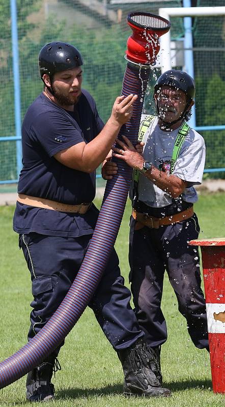 Memoriál Lubomíra Henzla v požárním sportu proběhl v neděli v Lukavci. V pořadí již šestý memoriál hostil kromě domácího družstva dalších pět družstev SDH. Podívejte se na fotografie z této soutěže.