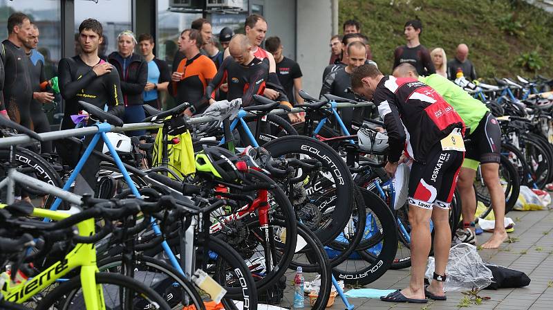 V sobotu se konal v Labe aréně v Račicích první letošní celorepublikový triatlon.