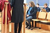 Žena vypovídá u soudu o potyčce Miroslava Závady a jejím exmanželem.
