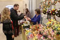 Místní produkty lidových řemesel s velikonoční a jarní tematikou nalákaly v sobotu 17. března do litoměřického Hradu stovky návštěvníků.