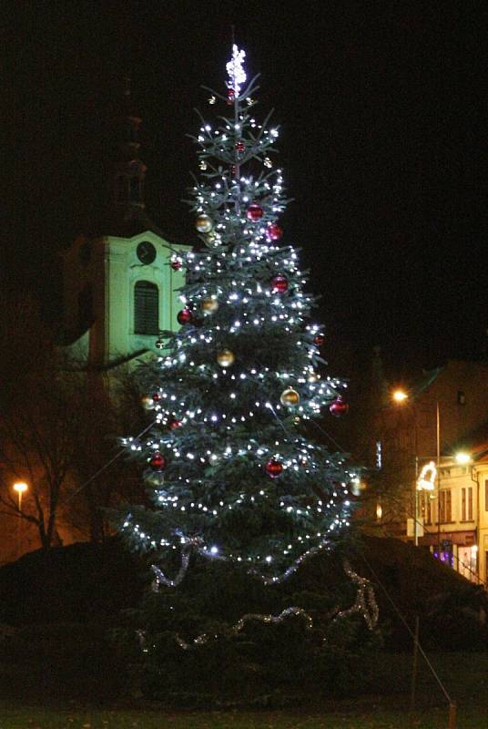 Nový vánoční strom v Lovosicích