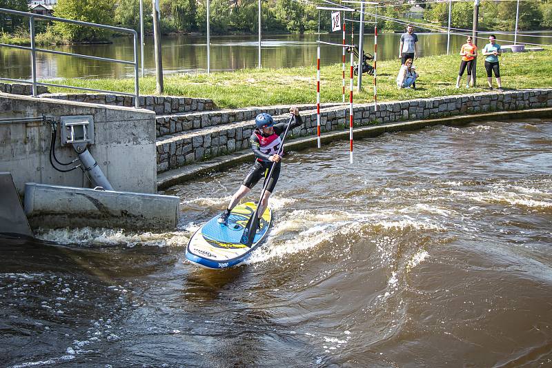 Roudnice nad Labem hostila závody v paddleboardingu.