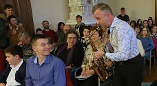 Koncert učitelů Základní umělecké školy v Lovosicích proběhl ve středu 5. dubna v podvečer v sále knihovny.