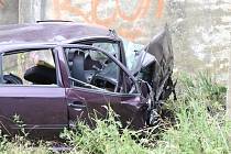 Tragédie na silnici z Ústí do Lovosic, muž náraz do zdi nepřežil.