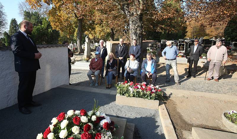 Na litoměřickém hřbitově si připomněli 180 let  od narození Ludwiga Schlesingera.