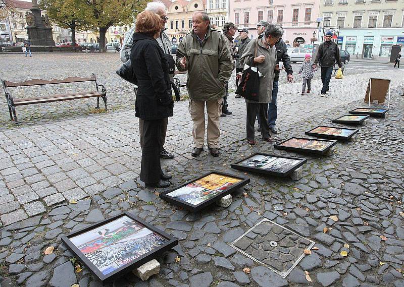 Na litoměřickém náměstí byly v sobotu fotky na dlažbě 